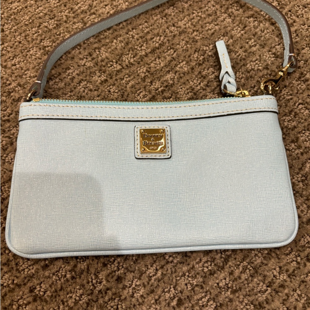 Dooney & Bourke leather wristlet purse